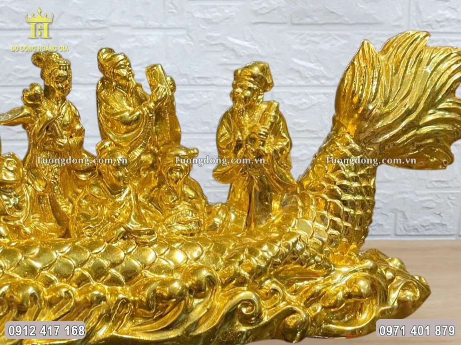 Đuôi rồng mềm mại uốn lượn